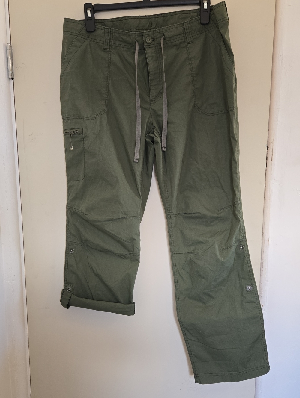 Eddie Bauer Women's Olive Green Cargo Pants - Sz 18